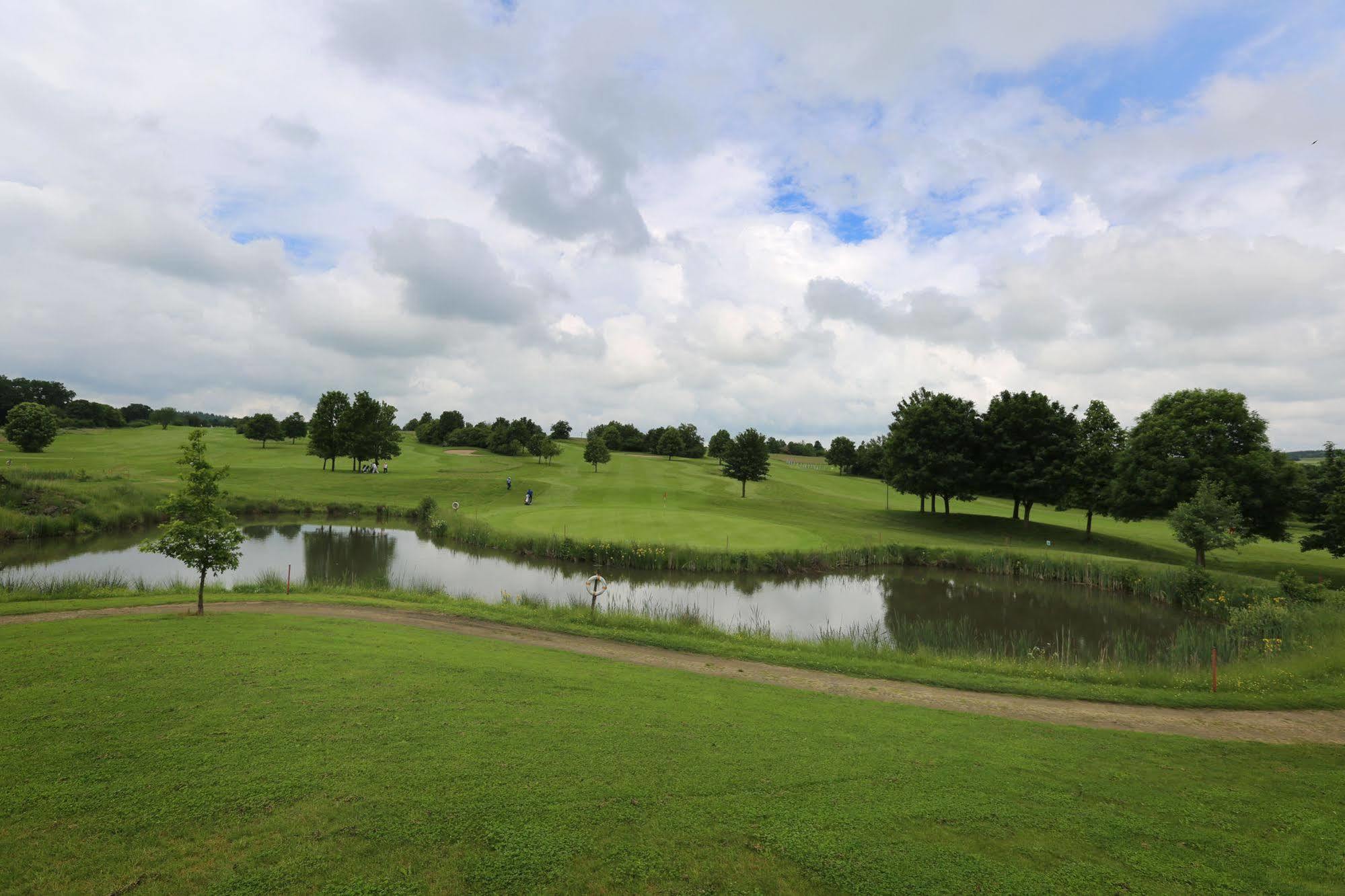 Apartments Golfpark Schlossgut Sickendorf Lauterbach (Hessen) Exterior foto